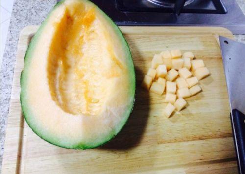 哈密瓜可以喂羊吃吗视频,营养美味两不误