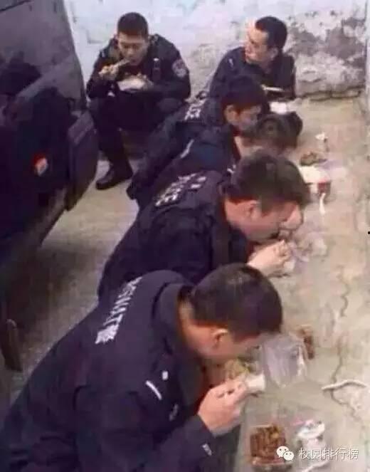 南汇警察吃白瓜视频,一场意外引发的舆论风波